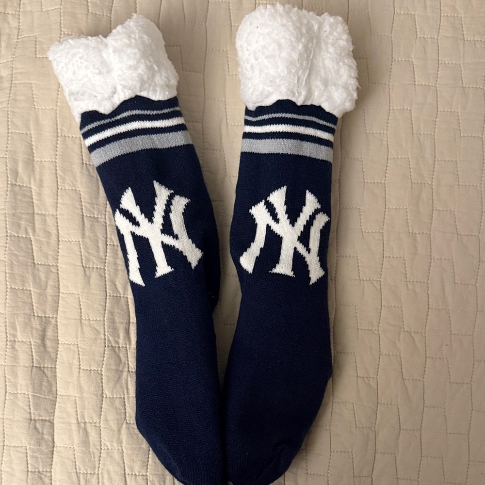 NY Yankees MLB Cozy Slipper Bootie Socks | Fuzzy Lined - NEW - No tags